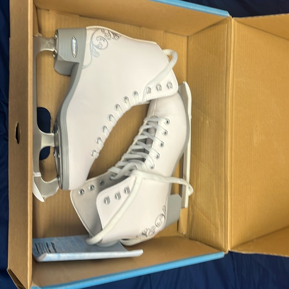 Women’s ice skate